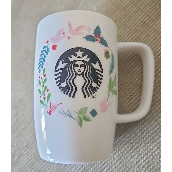 NWOT Starbucks Coffee Mug Siren Christmas Holiday Wreath Cup 8 oz - Picture 1 of 6